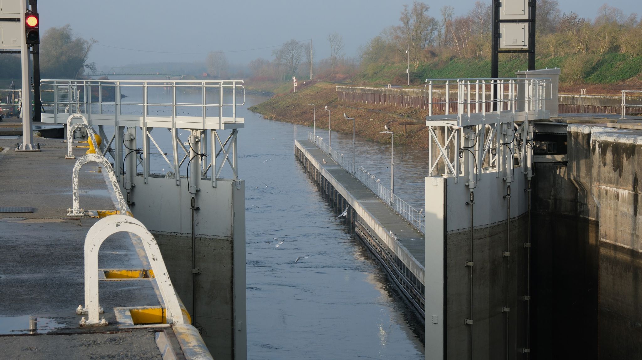 Remise en service  du canal Condé-Pommeroeul reportée